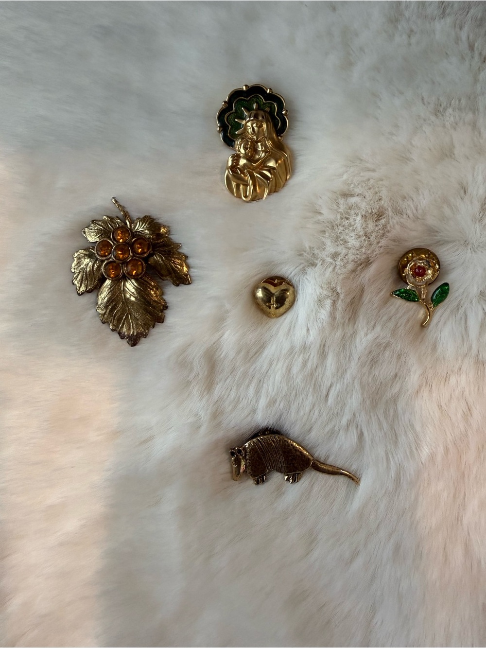 Vintage Gold Tone Mixed Brooch Lot - Floral, Animal & Heart Pins